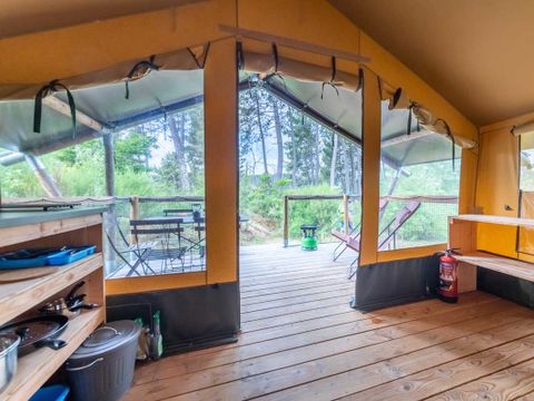 Tente en toile et en bois 5 personnes - Baroudeur (sans salle de bain privative)