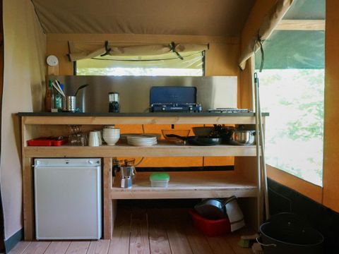 Tente en toile et en bois 4 personnes - Baroudeur (sans salle de bain privative)