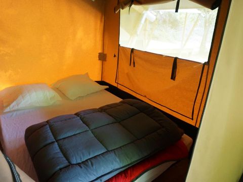 Tente en toile et en bois 4 personnes - Baroudeur (sans salle de bain privative)
