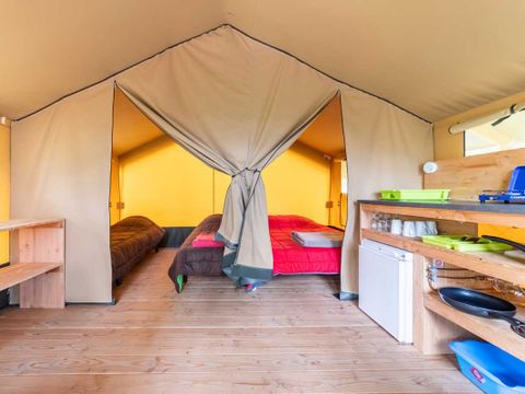 Tente en toile et en bois 4 personnes - Baroudeur (sans salle de bain privative)
