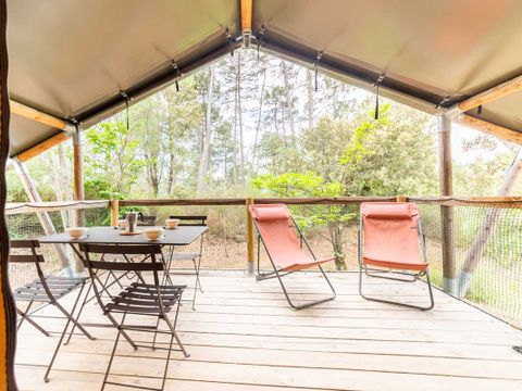 Tente en toile et en bois 4 personnes - Baroudeur (sans salle de bain privative)