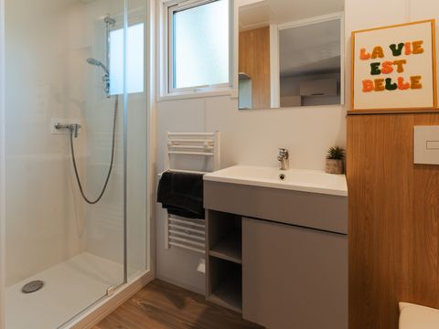 Mobilhome 8 personnes - Lodge Sunêlia Luxe avec jacuzzi - 4 chambres