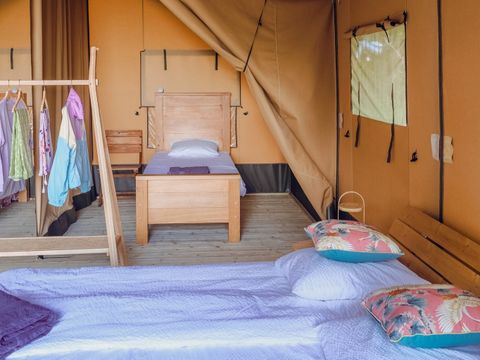 TENTE TOILE ET BOIS 4 personnes - Lodge Chrysalide - 35 m² + terrasse 15 m²