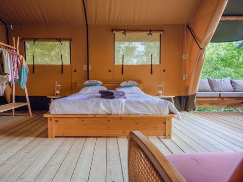 TENTE TOILE ET BOIS 4 personnes - Lodge Chrysalide - 35 m² + terrasse 15 m²