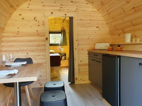 HÉBERGEMENT INSOLITE 4 personnes - Hébergement Insolite - Tonneau 4pl - sans sanitaires