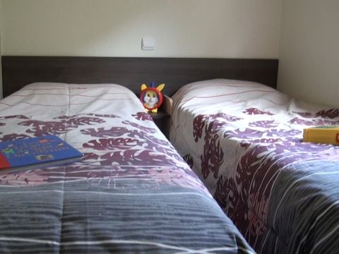 MOBILHOME 4 personnes - Résidence PEYRELADE Confort 2 chambres-terrasse couverte + TV