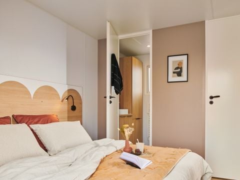 MOBILHOME 6 personnes - NEW // Cottage Premium 3 chambres - 2 salles de bain + 2 WC + Terrasse semi-couverte + Clim + TV