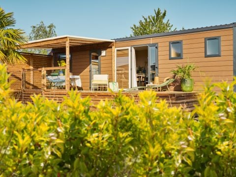 MOBILHOME 6 personnes - NEW // Cottage Premium 3 chambres - 2 salles de bain + 2 WC + Terrasse semi-couverte + Clim + TV