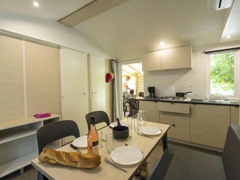 MOBILHOME 4 personnes - 2 chambres Super Mercure Confort 30m², emplacement lit bébé