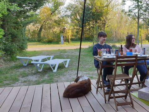 TENTE TOILE ET BOIS 4 personnes - Tente prêt à camper 28 m² - terrasse semi-couverte - sans sanitaire