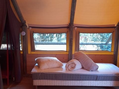 LODGE 3 personnes - Lodge Central 24m² - 1 chambre - coin cuisine - salle d'eau - Hébergement de plain pied accessible PMR