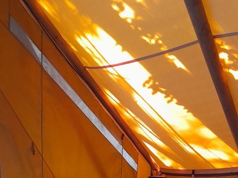 LODGE 3 personnes - Lodge Central 24m² - 1 chambre - coin cuisine - salle d'eau - Hébergement de plain pied accessible PMR