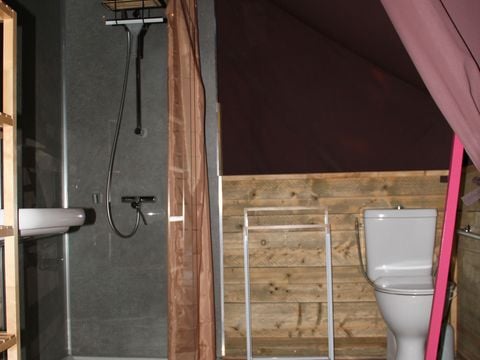 LODGE 3 personnes - Lodge Central 24m² - 1 chambre - coin cuisine - salle d'eau - Hébergement de plain pied accessible PMR