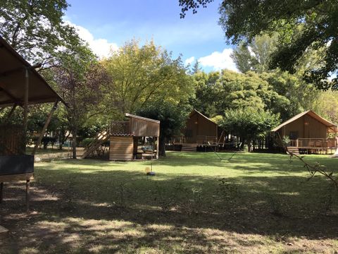 CHALET 2 personnes - Cabane Etoilée - avec WC et lave-mains - micro cuisine sans eau - sans douche