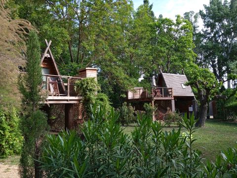 CHALET 2 personnes - Cabane perchée source - sans douche - avec wc et cuisine