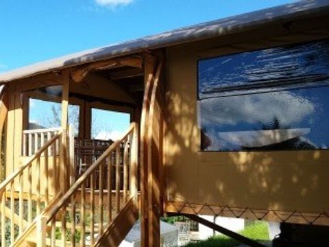 TENTE TOILE ET BOIS 5 personnes - Toilé Nature Luxe 32m² - Jacuzzi - 4 ad + 1 enf