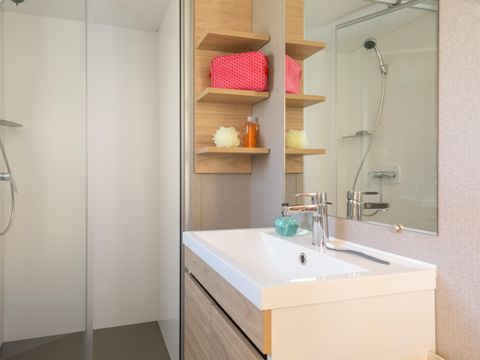 MOBILHOME 6 personnes - Espace Luxe Confort 32m² - Jacuzzi - Climatisation - TV