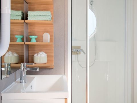 MOBILHOME 4 personnes - Loggia Premium 28m² - Climatisation - TV