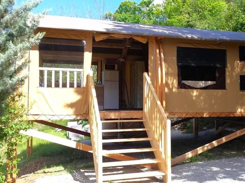 LODGE 5 personnes - Tente Nature Lodge SPA - 3 chambres - Cuisine équipée - Salle de bain