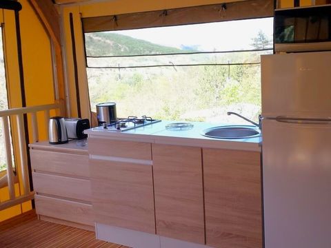 LODGE 5 personnes - Tente Nature Lodge SPA - 3 chambres - Cuisine équipée - Salle de bain