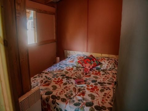 Hébergement 4/7 personnes - Cabane Lodge Premium sur pilotis 32m² - 2 chambres - Avec sanitaires - Terrasse - TV