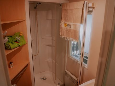 Mobilhome 6/8 personnes - Titania Confort 32m² - 3 chambres - Terrasse couverte