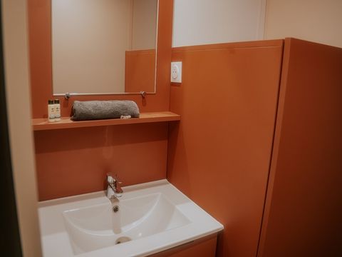 Mobilhome 2/4 personnes - NEW// Oasis Premium 35m² - 2 chambres - Lave-vaisselle - Clim - Plancha