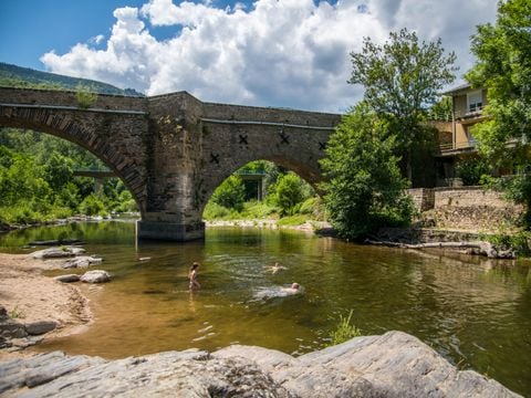 Flower Camping Le Pont du Tarn - Camping Lozere - Image N°5