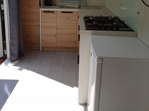 MOBILHOME 2 personnes - Charme 20m² Confort (1ch - 2pers.) + Clim + Terrasse non-couverte