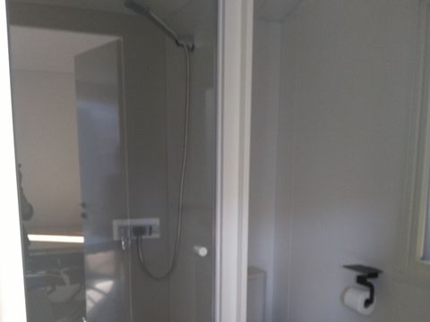 MOBILHOME 2 personnes - Charme 20m² Confort (1ch - 2pers.) + Clim + Terrasse non-couverte
