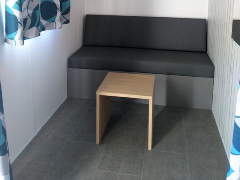 MOBILHOME 2 personnes - Charme 20m² Confort (1ch - 2pers.) + Clim + Terrasse non-couverte
