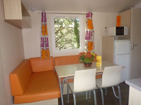 MOBILHOME 4 personnes - 24m² Standard (2ch - 4pers.) + Paillotte extérieure