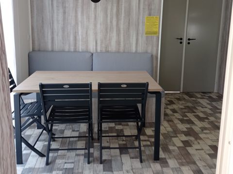MOBILHOME 7 personnes - 30m² Confort (2ch - 5/7pers.) + Clim + Terrasse couverte - Dimanche