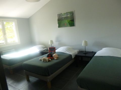 GÎTE 15 personnes - Gîte La Villa 200m² Premium (5ch - 15pers) + LV + Terrasse + Jardin