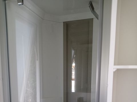 Mobilhome 7 personnes - Family 32m² Premium (3ch - 7pers.) + Clim + LV + Terrasse couverte