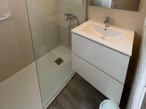 BUNGALOW 4 personnes - Cottage LA GARIOTTE - 4 personnes - 2 chambres - Climatisé - Télévision - Lave-vaisselle - D