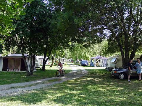 Camping Municipal - La Motte Chalancon - Camping Drome