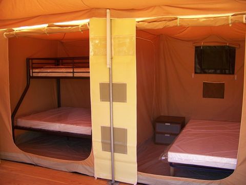 BUNGALOW TOILÉ 5 personnes - (sans sanitaires)