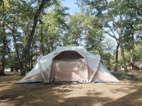 TENTE 4 personnes - Prêt à camper (sans sanitaire)