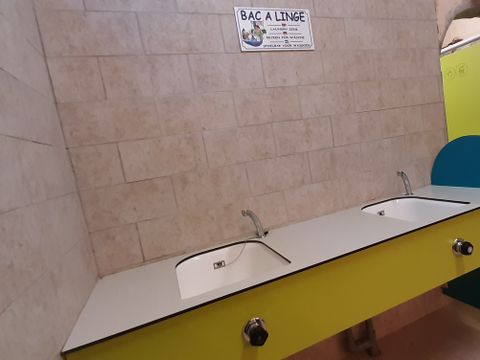 Emplacement - Emplacement - Forfait 1 ou 2 pers. Branchement élect. 6A inclus