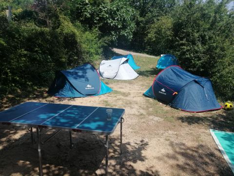 Emplacement - Emplacement - Forfait 1 ou 2 pers. Branchement élect. 6A inclus