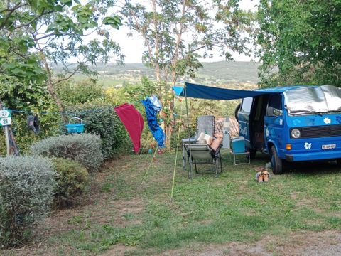 Emplacement - Emplacement - Forfait 1 ou 2 pers. Branchement élect. 6A inclus