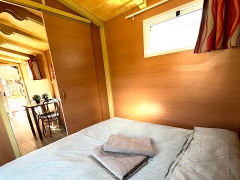 HÉBERGEMENT INSOLITE 3 personnes - Roulotte Jean Paul