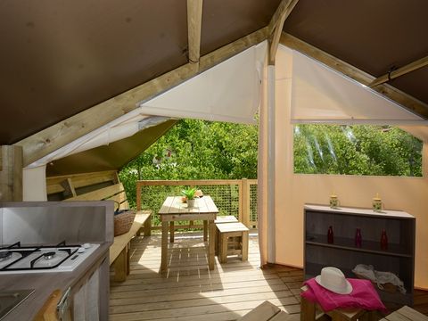 TENTE TOILE ET BOIS 5 personnes - Tente Lodge Confort (avec sanitaires)