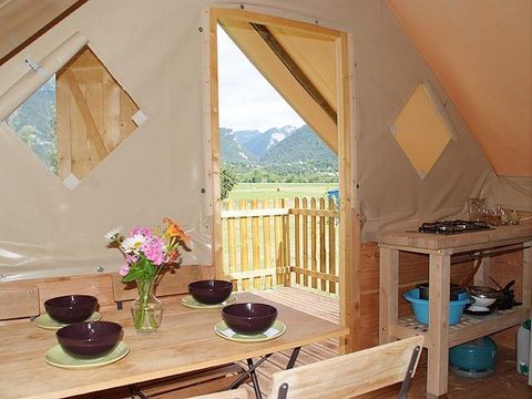 TENTE 4 personnes - Cabane Edelweiss (sans sanitaires)