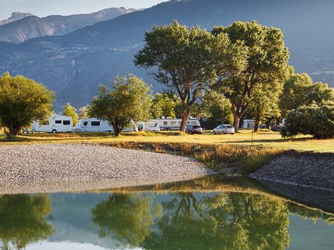 Camping Municipal La Fontaine - Camping Hautes-Alpes - Image N°2
