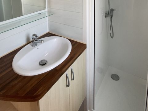 MOBILHOME 6 personnes - Mobilhome Confort 33,5 m² 3 chambres + terrasse semi  couverte + Clim