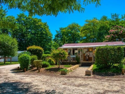 Flower Camping les Nauves - Camping Dordogna