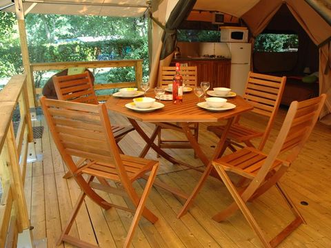 TENTE TOILE ET BOIS 5 personnes - Lodge VICTORIA 30m² / 2 chambres (sans sanitaires privatifs)