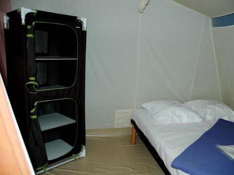 TENTE 5 personnes - Tente toute équipée 29m² - 3 chambres (sans sanitaires)